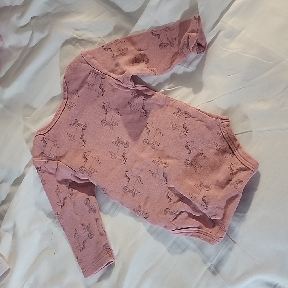 ChickPea 0-3 blush unicorn long sleeve diaper shirt - Picture 4 of 4